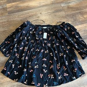 Maurices flowy top NWT SIZE LARGE